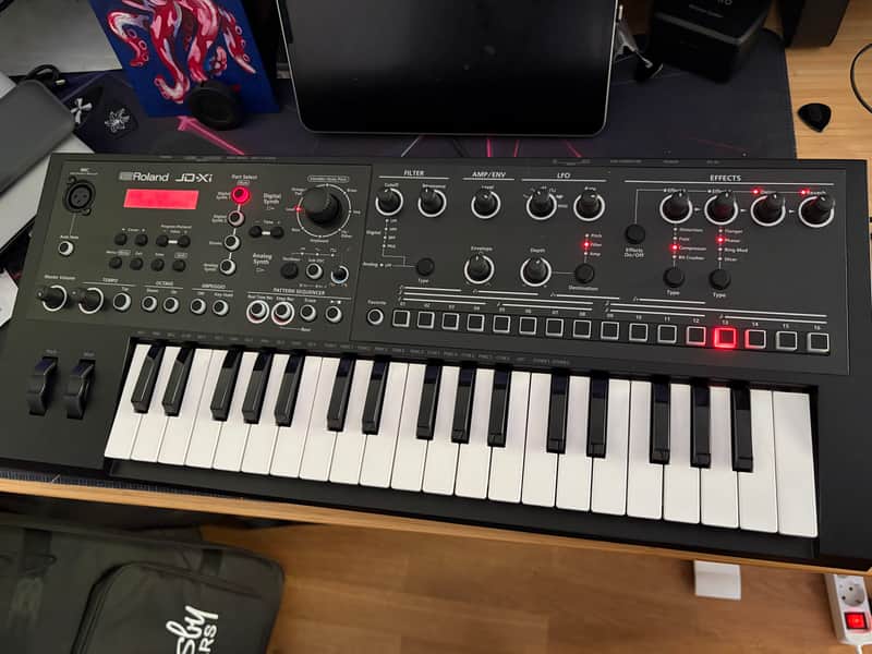 Roland JD-Xi 37-Key Analog/Digital Crossover Synthesizer image 1