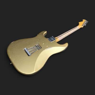 Fender '57 Stratocaster Relic HW '57 Pickups 3,4kg 2022 - Aged HLE Gold - VIDEO image 9