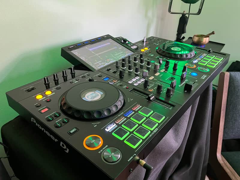 Pioneer XDJ-RX3 2-Channel Rekordbox / Serato All-In-One DJ System