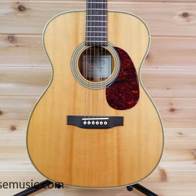 Used Recording King RO-26 000 Size Acoustic Guitar All Solid Wood