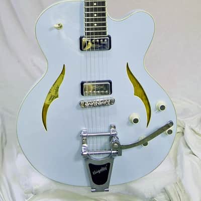 Hofner German Made HVS-CLBLO Verythin Single Cutaway Electric Guitar, Light Blue image 4