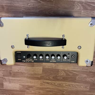 Roland Blues Cube Hot image 2