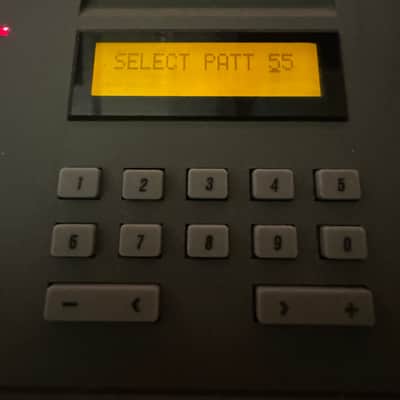 Alesis HR-16 High Sample Rate 16-Bit Drum Machine 1980s - Gray image 3