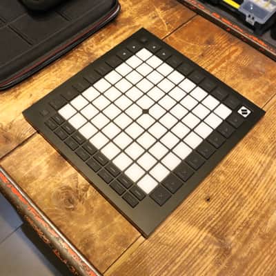 Immagine Novation Launchpad Pro MKIII Pad Controller 2020 - Present - Black - 3