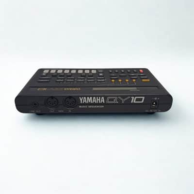 Yamaha QY10 Sequencer 1990 - Black image 2
