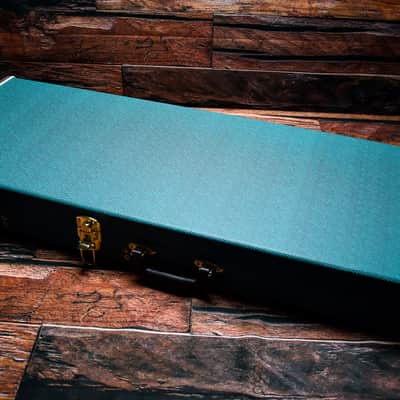 Fender FSR Made in Japan Traditional 60s Jaguar Guitar 2024-25 - Lake Placid Blue Metallic image 19