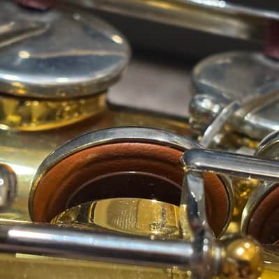 Yamaha YAS-26 Standard Alto Saxophone w Case image 9