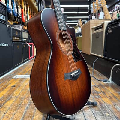 Taylor 322ce 12-fret Acoustic-electric Guitar Satin Edgeburst w/Hard Case image 2