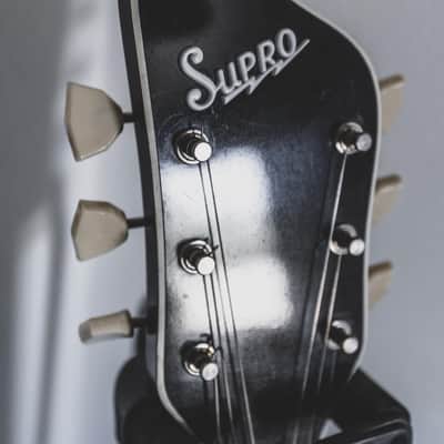 Vintage 1962 Supro Martinique Dual Tone Res-O Glass - White image 4