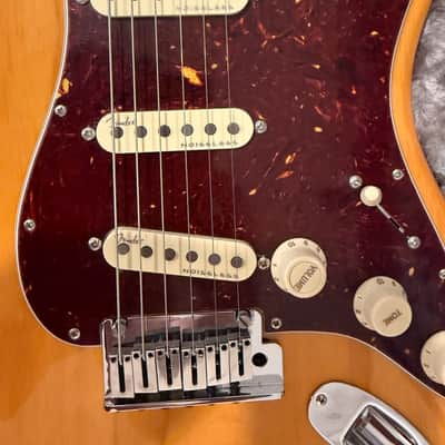 Fender American Ultra Stratocaster with Maple Fretboard Aged Natural Ash Body 2019 image 3