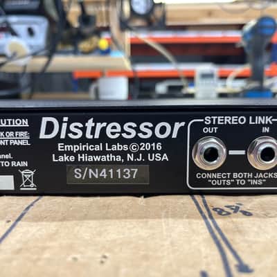 Empirical Labs  Distressor EL8X-S Distressor Pair British Mode Sequential Serial image 16