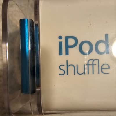 Apple A1373 [PD775C/A iPod Shuffle 2 GB in Original Packaging image 3