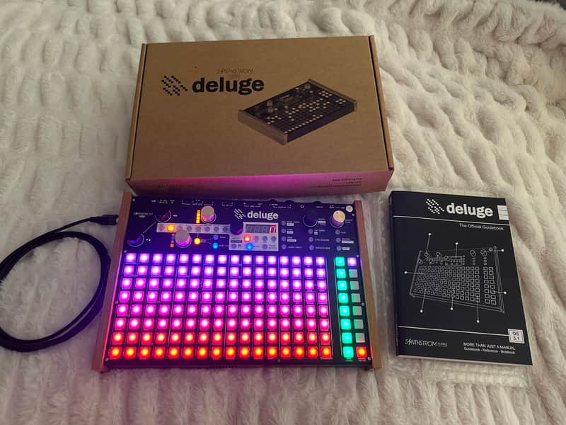 Synthstrom Deluge Groovebox/Synthesizer Excellent Condition w/ Box & Manual image 1