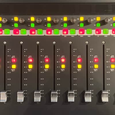 Avid Artist Mix 2010s - Black image 8