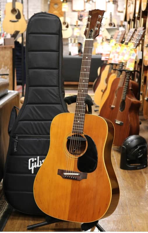 Gibson J-50 Deluxe