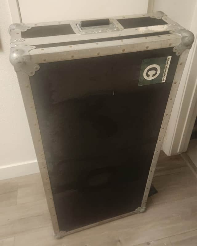 Dragon Case Pedalboard Flight Case Tour Roadcase (Gibson ES Style) 43x22x9 image 1