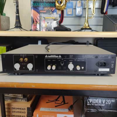 Luxman DA-06 Digital-to-Analog Converter 2013 image 2