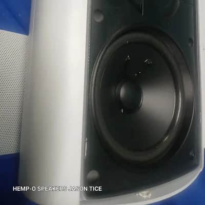 STEREO SPEAKERS BOOK SHELF SPEAKERS 5.25 TALC LOADED POLY +RUBBER SURROUND+ TWEETER WATERPROOF indoor OUTDOOR SPEAKERS MOITORS DISTRIUTED SOUND AUTOMOTIVE WITH 5.25 AND 3/4" TWEETER POLY FILM CAPS image 1