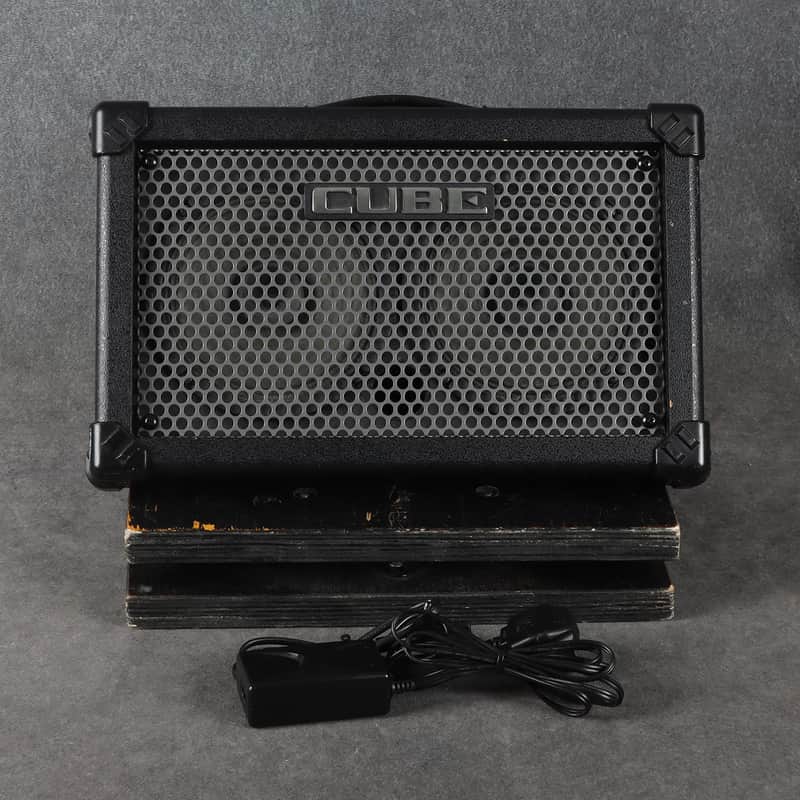 Roland Cube Street Combo Amp - 2nd Hand image 1