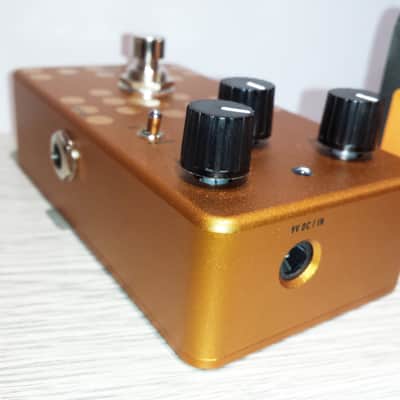 (NEW) One Control BJFe Series Honey Bee Overdrive NEW - Gold image 10