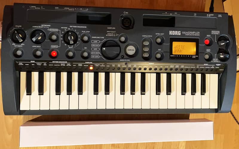 Korg MicroSAMPLER Sampling Keyboard Synth Micro Sampler + New Mic - Excellent condition image 1