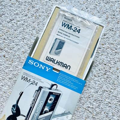 [ULTRA RARE]SONY WM-24 Walkman Cassette Player ! Vintage Model 1985 ! New Old Stock ! image 3