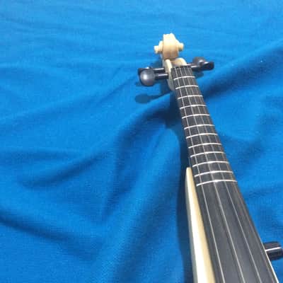 Violin 4/4  electric, with frets image 2