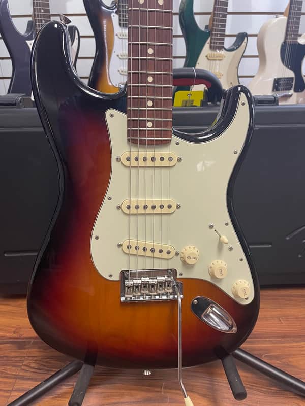 Fender American Professional Stratocaster with Rosewood Fretboard 2017 - 2019 - 3-Color Sunburst image 1