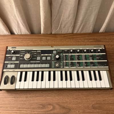 Korg MicroKORG 37-Key Synthesizer/Vocoder 2002 - 2019 - Silver image 1