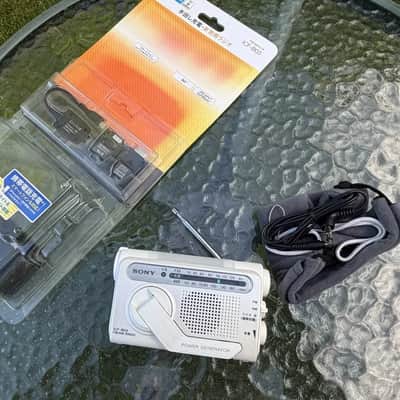 Rare Vintage MINT Dynamo Radio FM/AM Flashlight Portable Warranty image 17