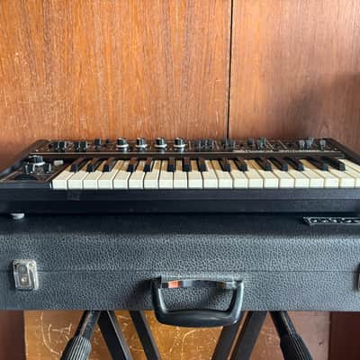 Roland SH-2 vintage analog synthesizer Perfect Working w/ original case image 4