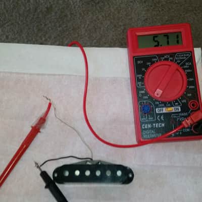 FENDER STRATOCASTER PICKUP 1979 Grey Bottom, meter reads 5.71 image 1