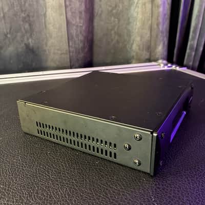 Universal Audio UAD-2 Satellite OCTO Core Thunderbolt DSP Accelerator 2019 - 2020 - Black image 4