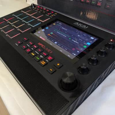Akai MPC Live II - Black imagen 2