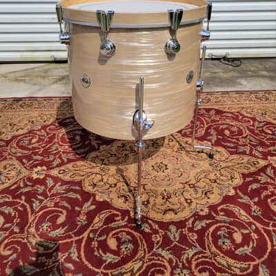 DW Collector's Series Maple VLX 16x20 Gong Drum W/ Bag - Creme Oyster (C013-9) image 1