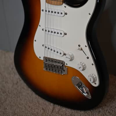 Fender Standard Stratocaster - MIM - 2002 - Sunburst - w/ Gig Bag image 1