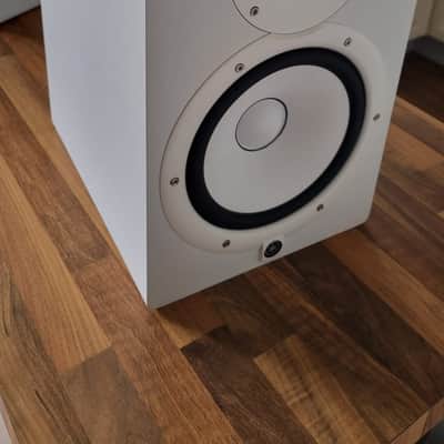 Yamaha HS8 8" Powered Studio Monitor (Pair) 2015 - Present - White image 5