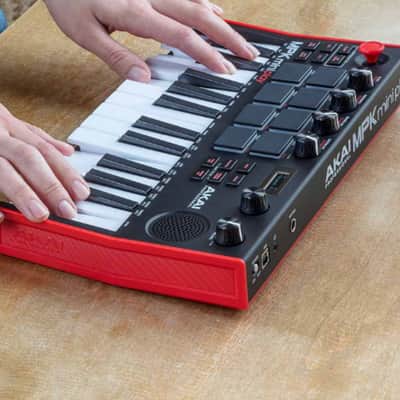 Akai Mpc mini mk3 2025 - Red image 2