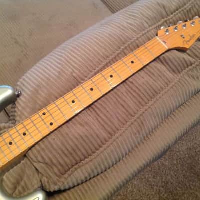 Made in Japan Fender FSR Traditional 50s Stratocaster 2018 - Inca Silver w/ Shoreline Rose Gold Competition Stripe image 6