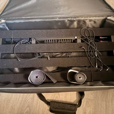 Pedaltrain JR MAX with Walrus Audio Canvas Power 15 Pedal Power Supply and In/Out jacks image 4