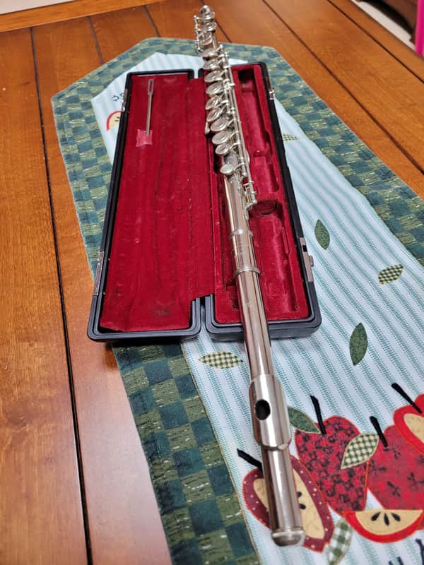 Yamaha YFL-211-(closed hole)Flute-2026 - Silver Plated- Beautiful! image 1