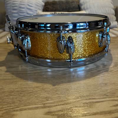 Slingerland 1970 4x14 buddy rich 3 ply 8 lug snare drum gold sparkle image 3
