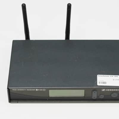 Sennheiser EM300 G2 B - True Diversity Receiver & SK100 G2 B - Body Pack Transmitter with Mic - 623-662 MHz - Black **used** image 1