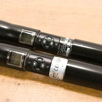 Shure UR4D Wireless Receiver w/ two UR2/SM58 Handheld Mics - L3 Band CG0128P image 18