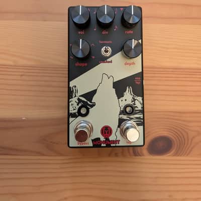 Walrus Audio Monument Harmonic Tap Tremolo V2 Limited Edition - Obsidian Series 2022 - Obsidian image 2