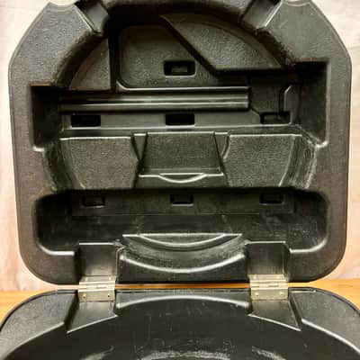 Ludwig UFO Clamshell Hard Plastic Snare Drum Case 1970s-1980s - Textured image 11