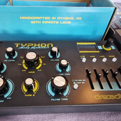 Dreadbox Typhon Analog Synthesizer Bild 2