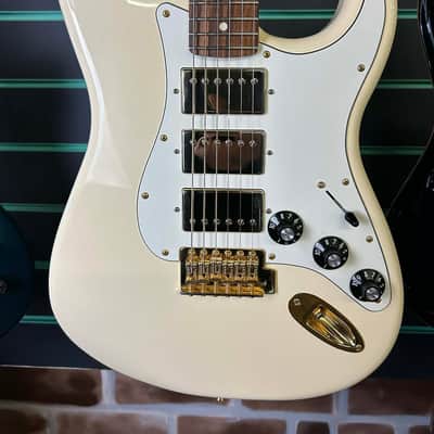 Fender Limited Edition Mahogany Blacktop Stratocaster HHH Olympic White 2020 image 4