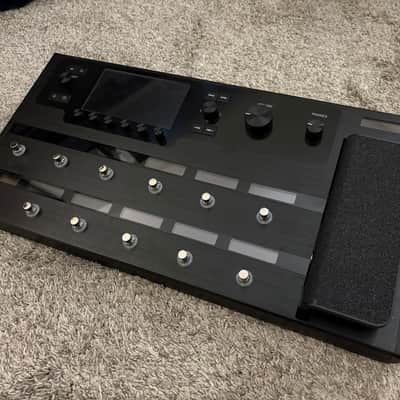 Line 6 Helix Multi-Effects Guitar Pedal & bag image 7
