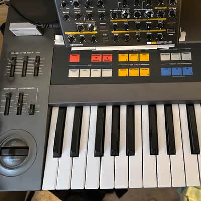 Roland JX-8P with Retroaktiv programmer